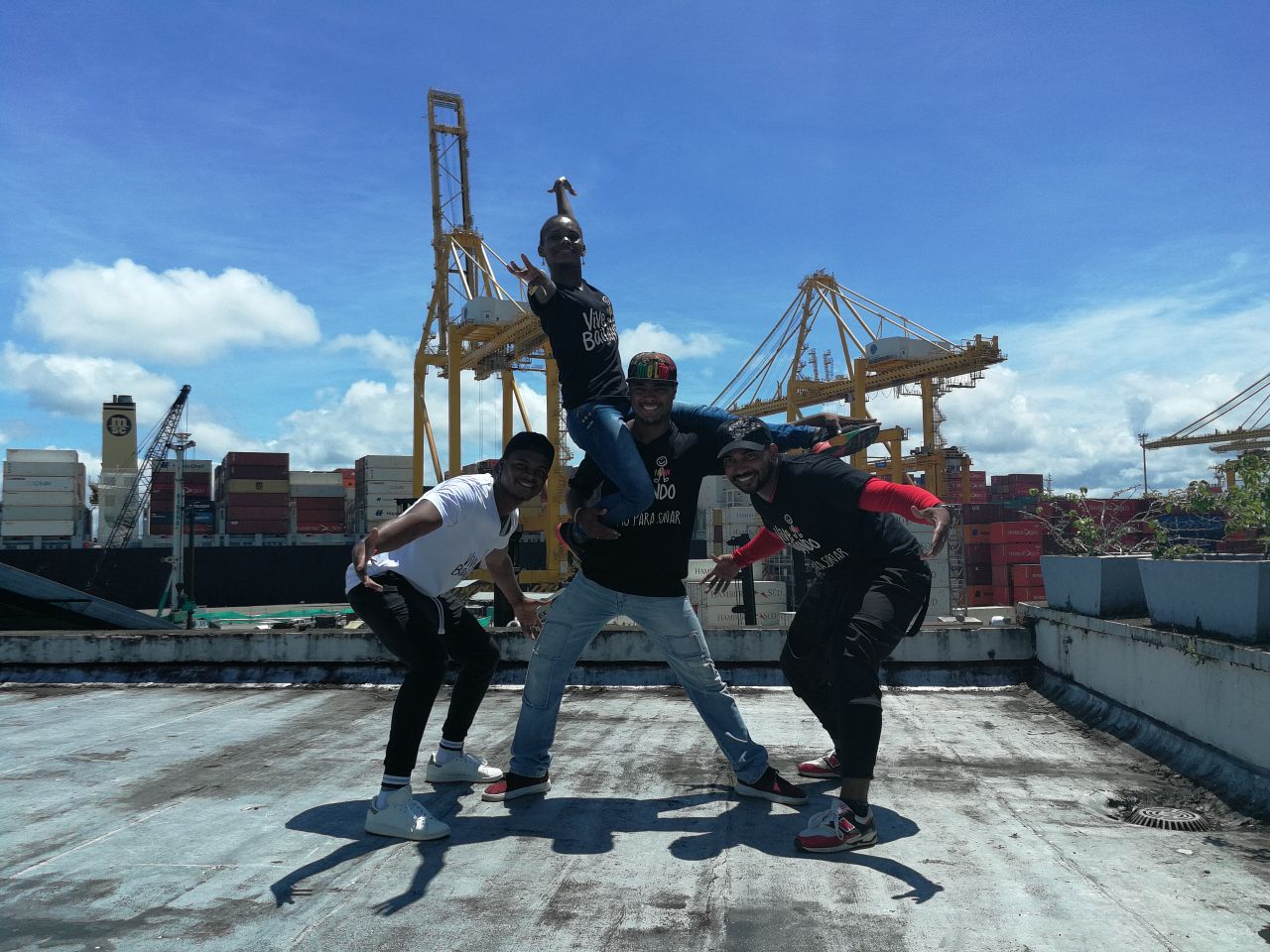 210 jóvenes de cinco comunidades de Buenaventura por primera vez se presentarán en Vive Bailando al Parque