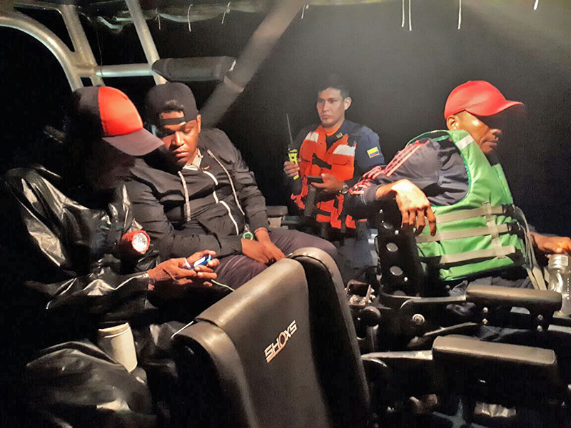 La Armada Nacional rescató tres personas en embarcación a la deriva en Juradó