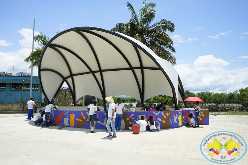 El arte participativo y el muralismo se abren camino en Buenaventura