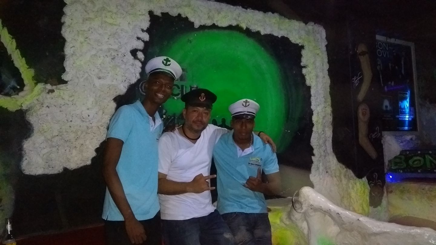Robos en la calle primera, obligan a cerrar un tradicional bar rock en el centro de Buenaventura