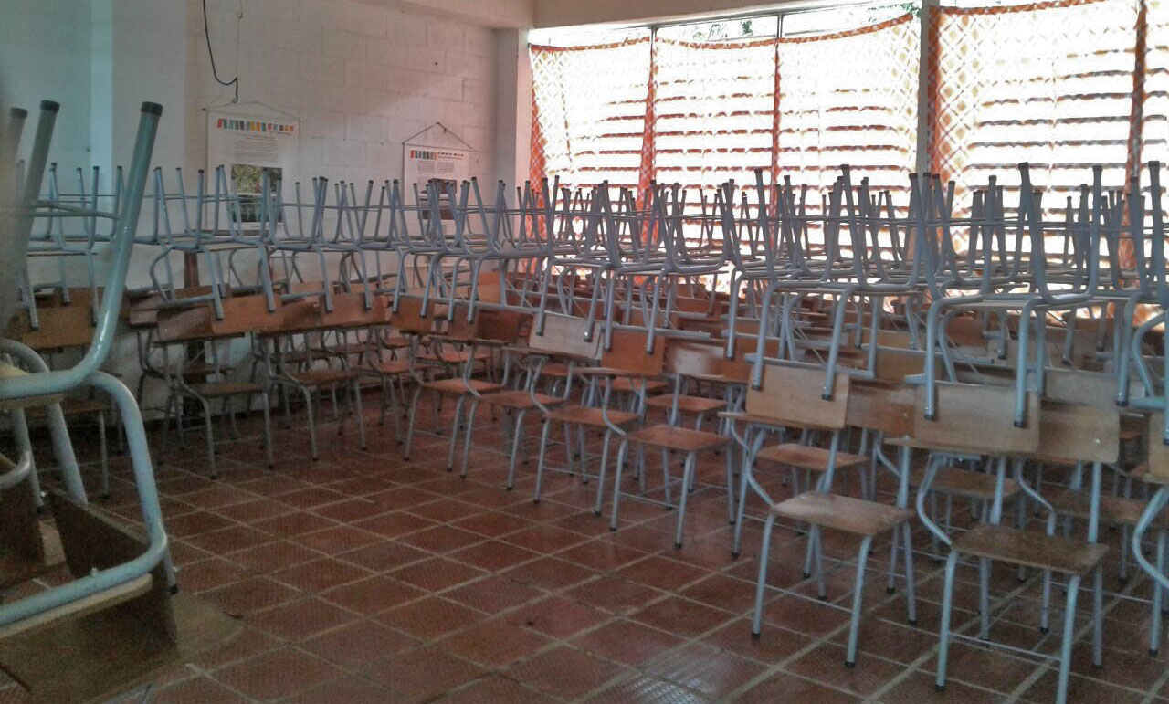 Colegio de la Ciudadela La Esperanza ya cuenta con pupitres y agua potable