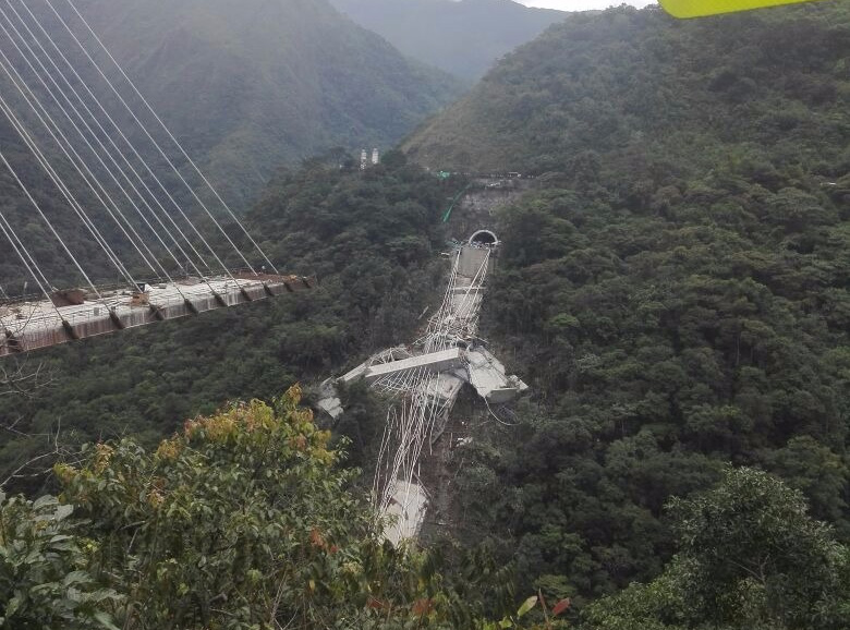 Ministro de Transporte se trasladó a la zona de emergencia por caída del puente Chirajara
