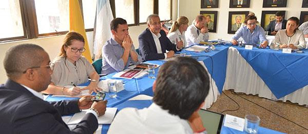 Vicepresidente y Mininterior presentaron ante gobernadores del Pacífico, el decreto de alertas tempranas para la protección de líderes sociales y defensores de DDHH