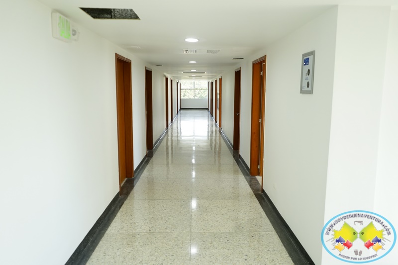 Personas que realizan el servicio de aseo en el Hospital Distrital Luis Ablanque de la Plata reclaman sus salarios