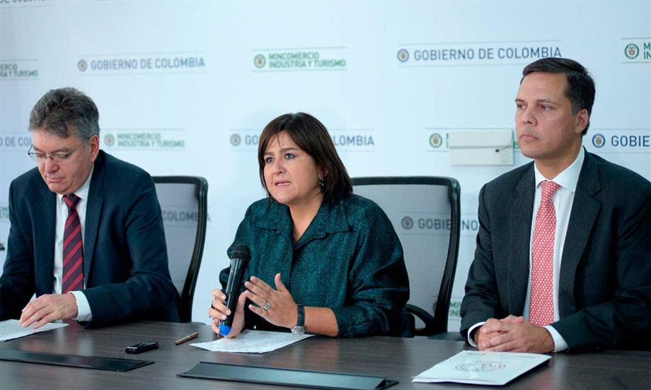 Con paso firma avanza la campa&ntilde;a “Menos trámites, más simples”