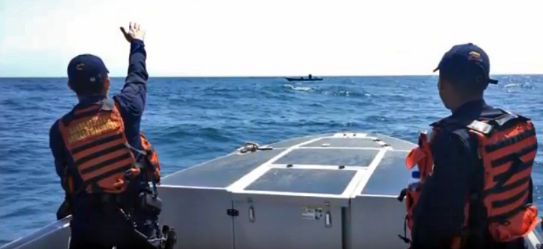 Unidades de la Armada Nacional salvaron la vida a cuatro personas en el mar