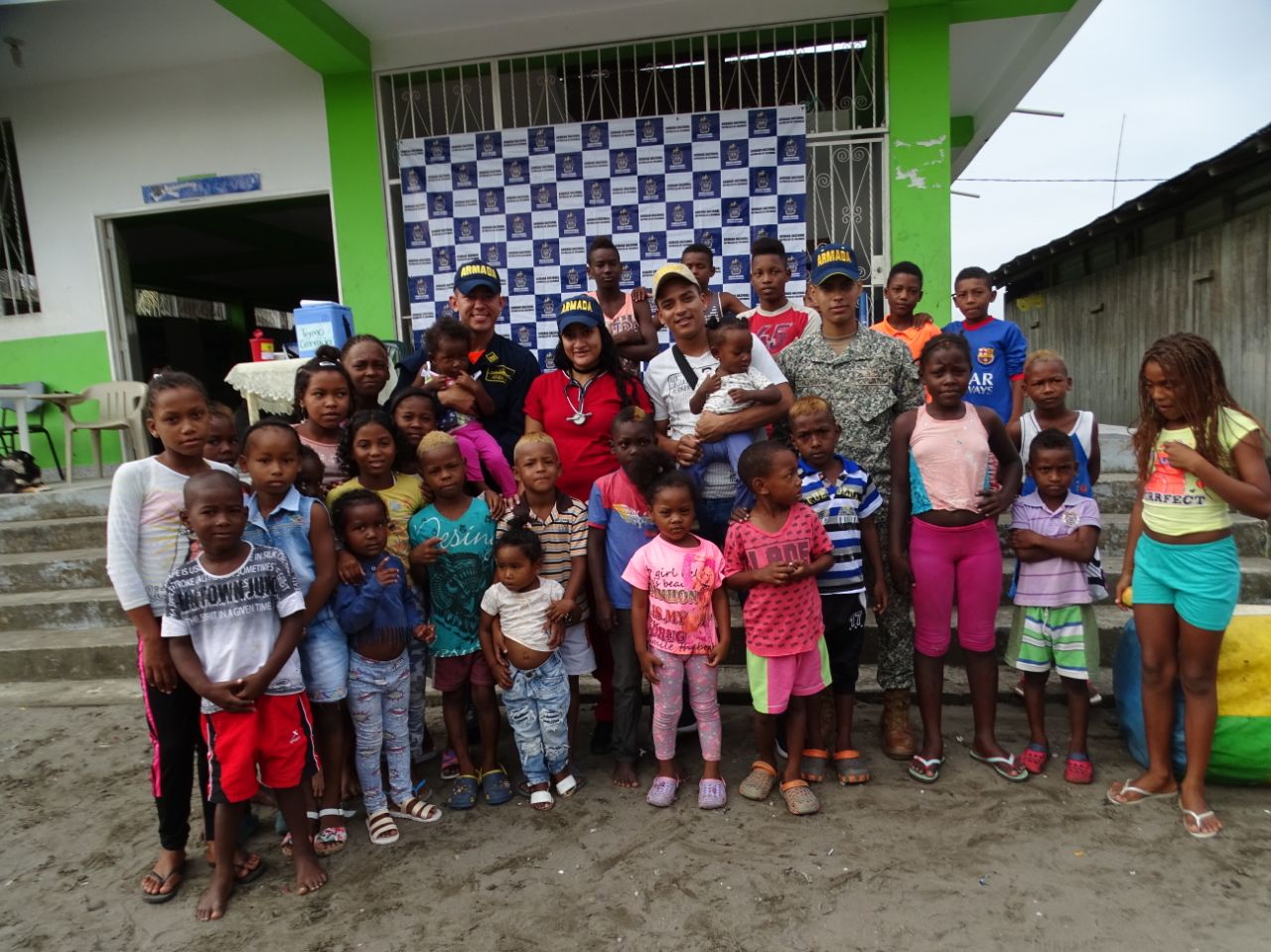 400 habitantes de la vereda Bajito Vaquería en Tumaco, recibieron atención integral por parte de la Armada Nacional