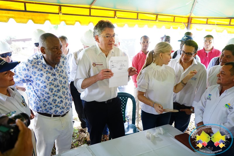 Se firmó el acta de inicio de la construcción de los dos tanques de almacenamiento de agua en Loma Alta en Citronela