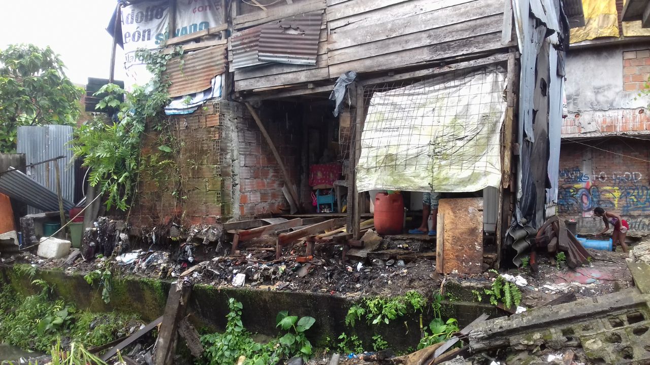 Avanza proceso para iniciar construcción de muro de contención en el barrio Nayita