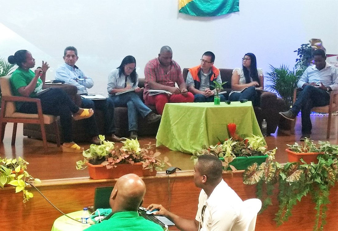 Dimar participa en conversatorio sobre medio ambiente en Buenaventura