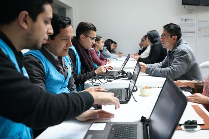 Gobierno viabiliza oferta de empleo público para los 170 municipios afectados por el conflicto