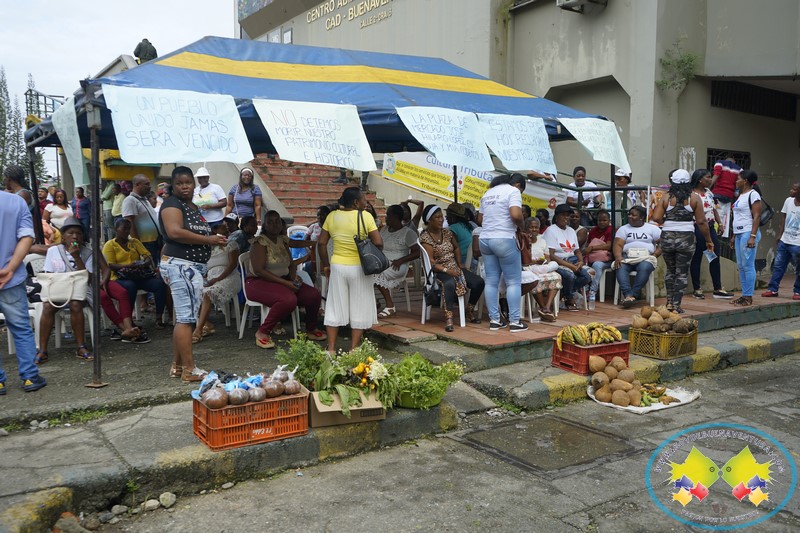 No más mentiras, queremos galería: vendedoras de la galería de Pueblo Nuevo