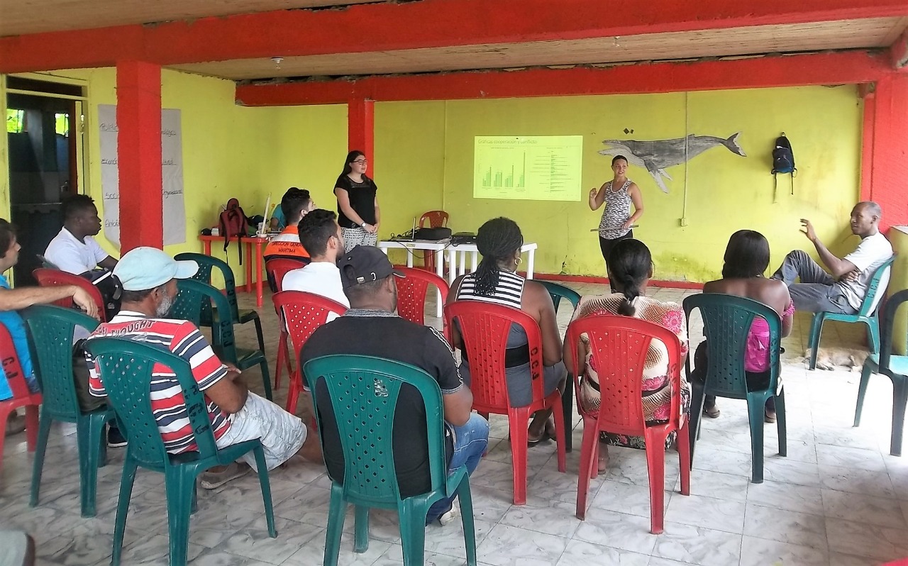 La Dimar participó en taller sobre avistamiento de ballenas realizado en el corregimiento de Juanchaco