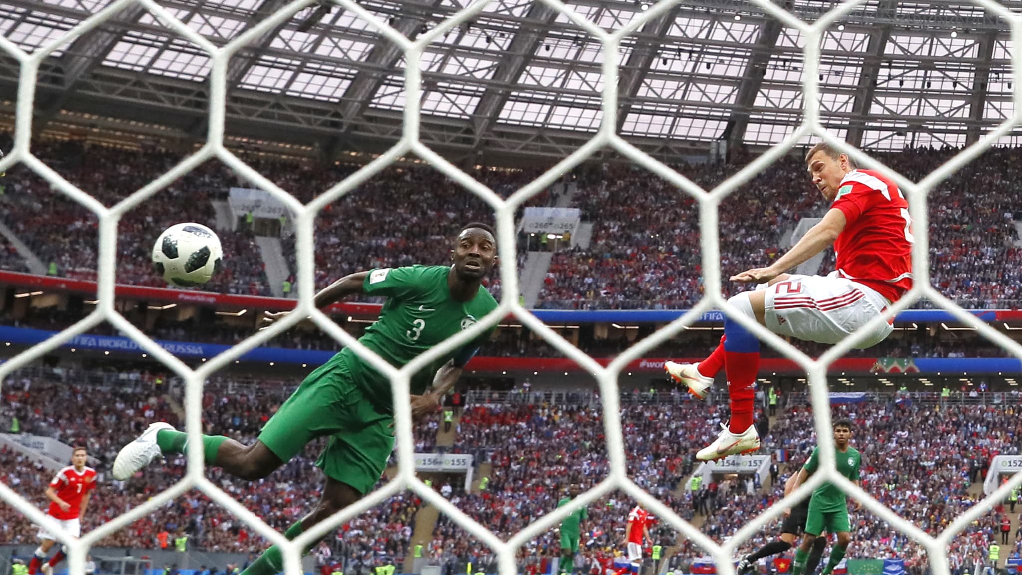 Los suplentes regalan a Rusia un inicio de ensue&ntilde;o