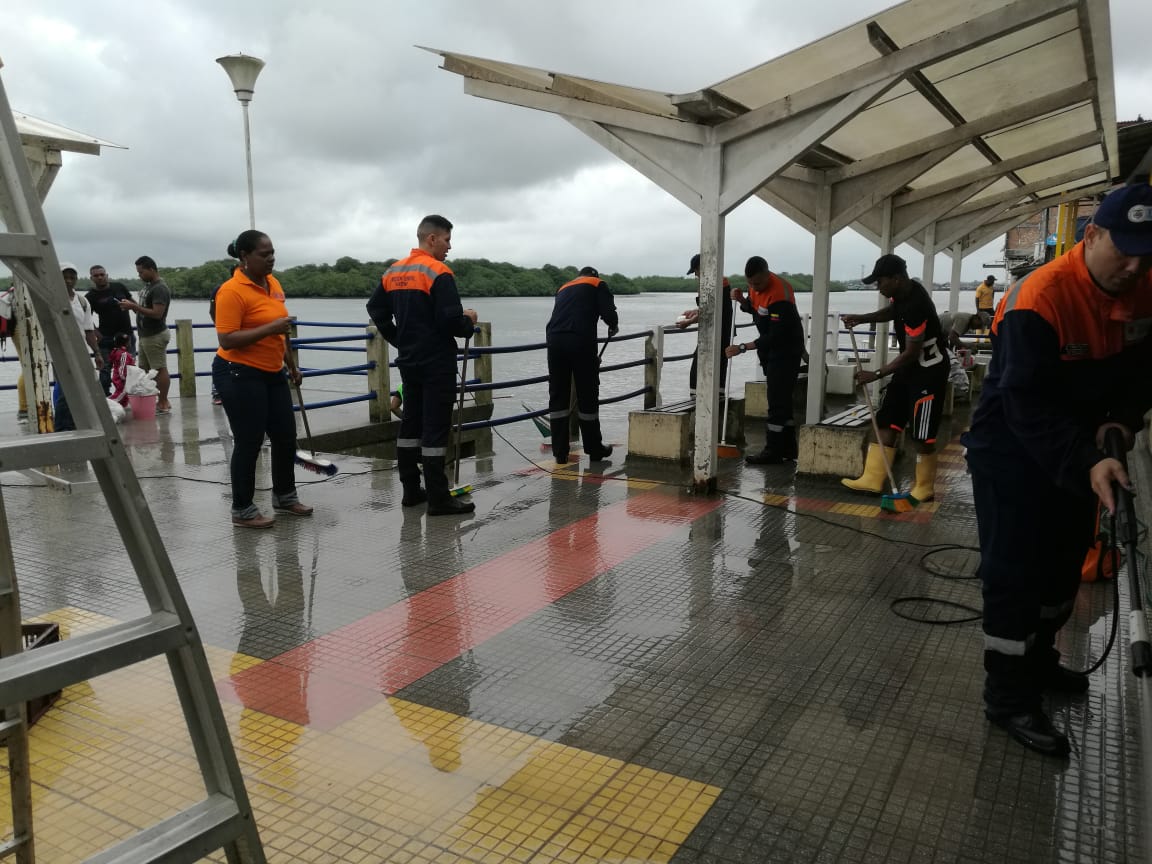 En Tumaco, Dimar y la comunidad adelantan jornada de embellecimiento del muelle Residencias