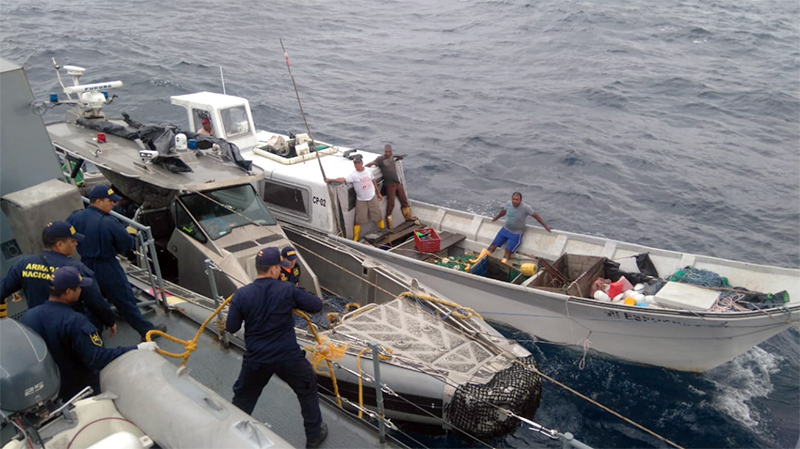 Rescatan 4 pescadores que permanecían a la deriva en Nari&ntilde;o