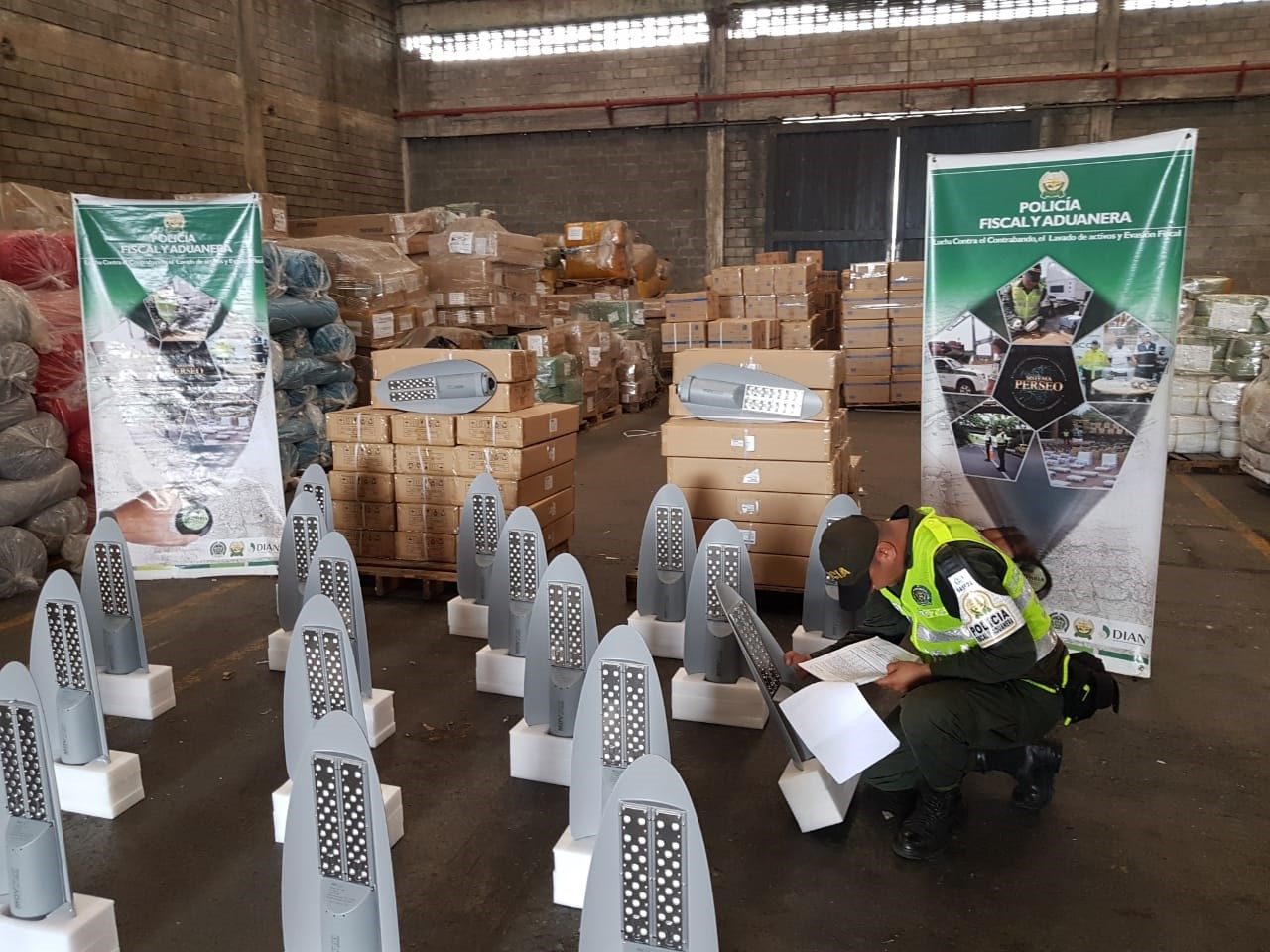 La DIAN y la POLFA propinaron un nuevo golpe al contrabando en Buenaventura