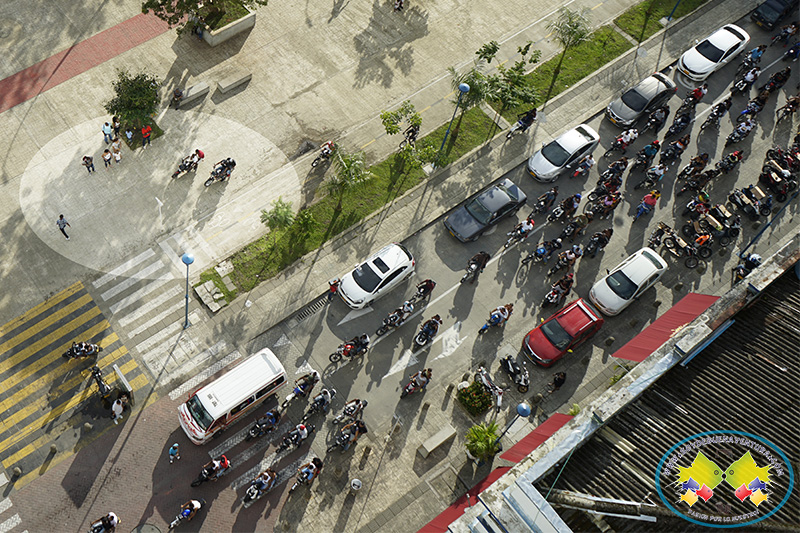 Un caos total se presentó en Buenaventura en la tarde del lunes 16 de julio por culpa de las caravanas de motociclistas