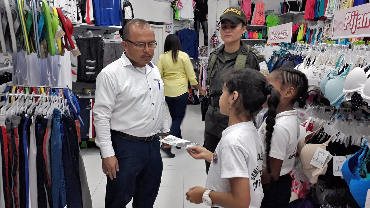 La Policía Fiscal y Aduanera realiza una importante labor con su Semillero de la Legalidad en Buenaventura