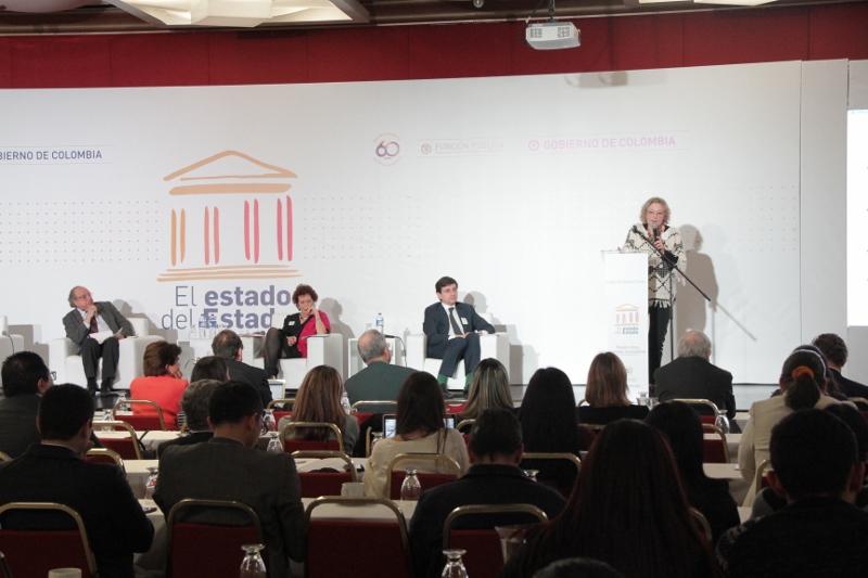 Cinco documentos revelan los retos y reflexiones del Estado en materia de paz, descentralización y gestión pública en Colombia