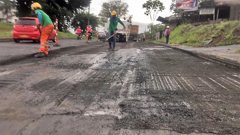 El Consorcio CRP dio inicio al mantenimiento de la carpeta asfáltica entre la entrada de los barrios La Independencia y Los Pinos