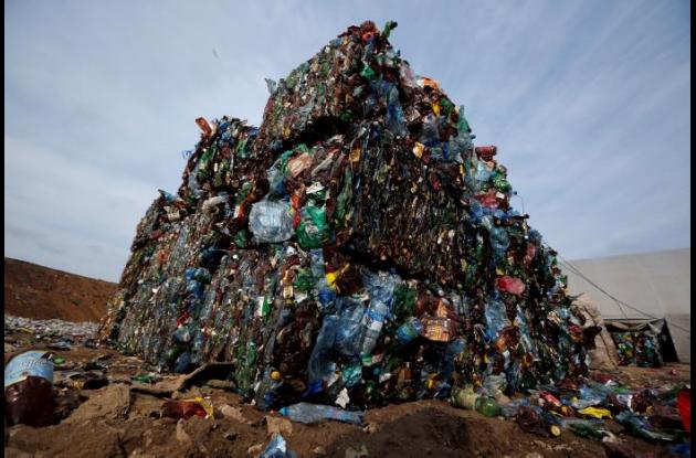 Coca-Cola, Pepsi y Nestlé, firmas que más contaminan los océanos con plástico
