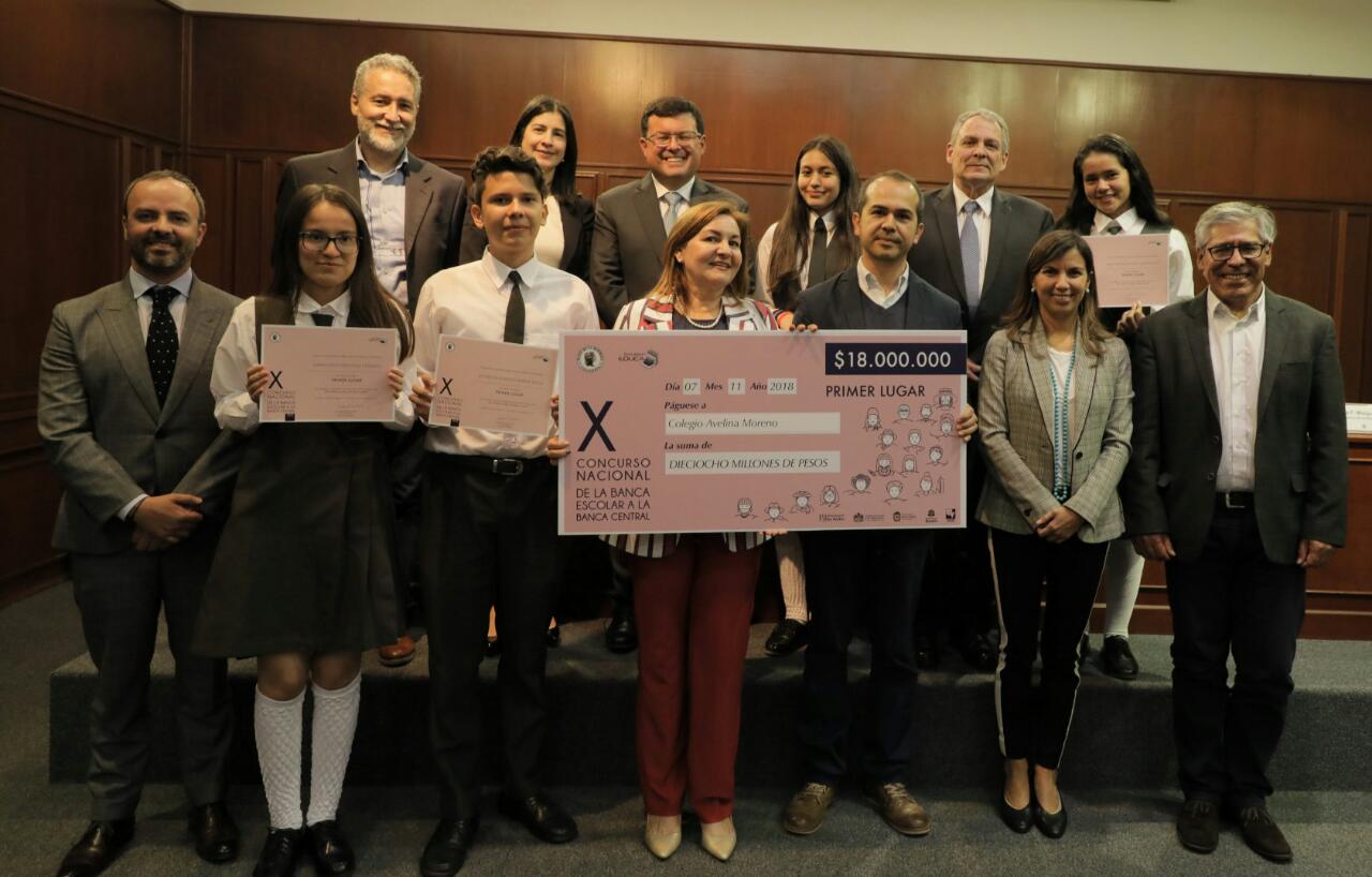 Tras la sustentación de los finalistas, el Banco de la República premió a los ganadores de la décima versión del concurso 'De la banca escolar a la banca central'