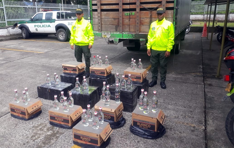 Policía incautó 480 botellas de licor adulterado en La Palera