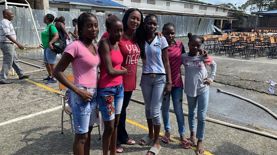 Alcaldesa Maby Viera lideró minga comunitaria en la Institución Educativa Vasco Nú&ntilde;ez de Balboa