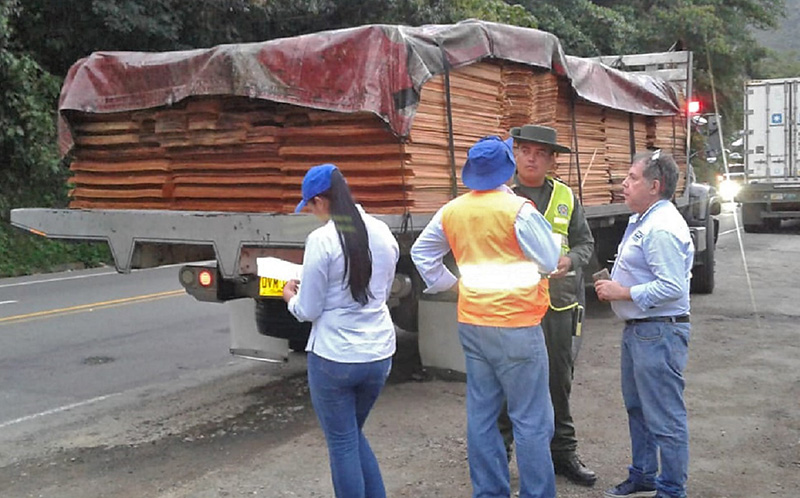 La CVC adelanta operativos de control de madera ilegal en asocio con la Armada, Policía y Ejército
