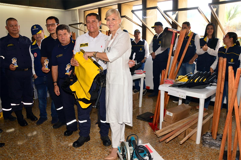 #ValleDelCauca $ 190 millones en equipos de emergencia entregó la Gobernación a los Bomberos del Valle del Cauca para atender emergencias