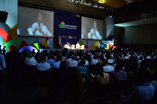 Gobernadora Dilian, en Expo Región: "He demostrado que los políticos podemos gobernar bien"