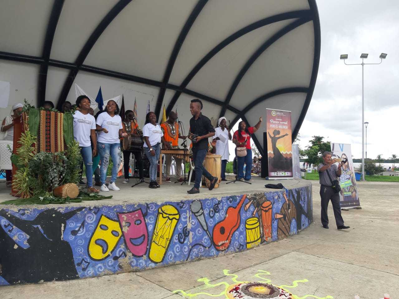 En Buenaventura se realizó el lanzamiento de la campa&ntilde;a nacional "Parece Normal, Pero es Violencia"