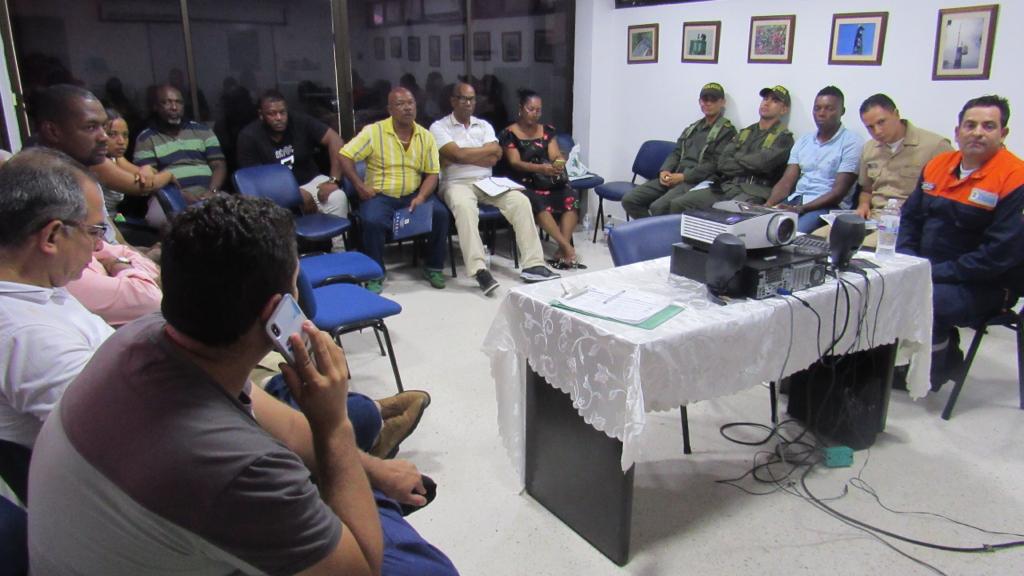 Siguen los diálogos entre motoristas de lanchas, autoridades marítimas y administración del muelle turístico