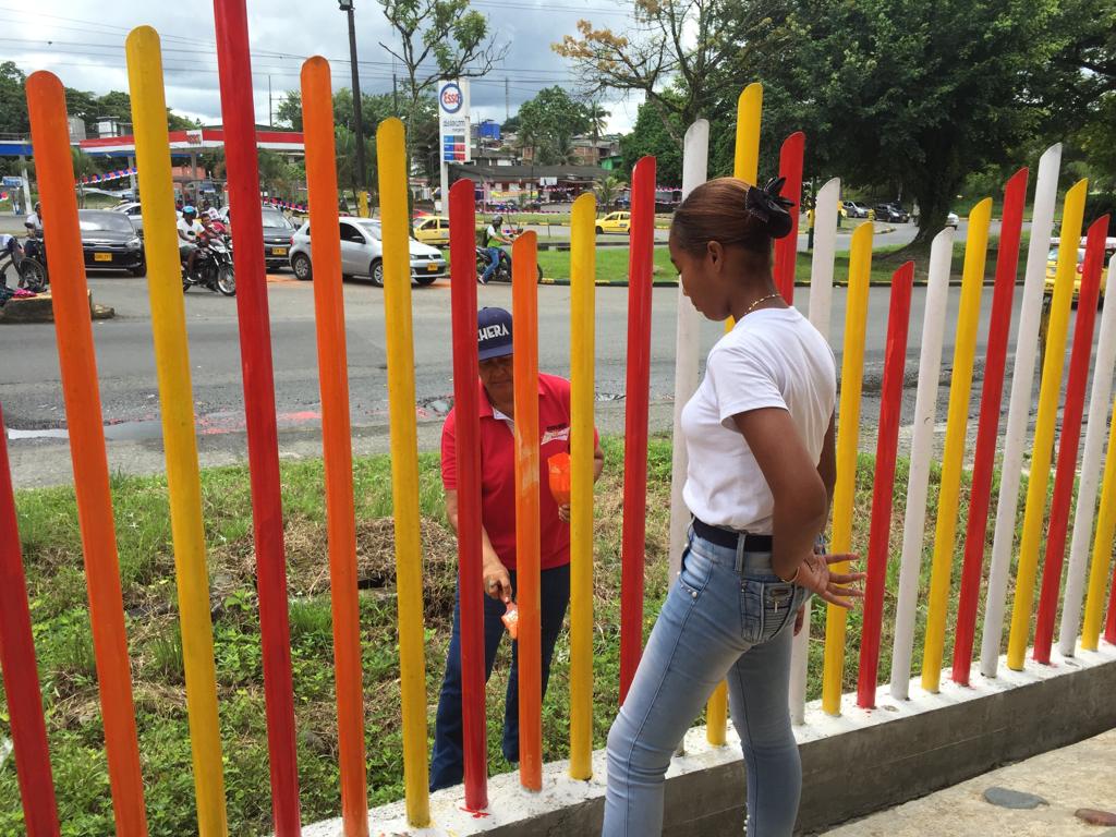 Con apoyo del comercio y la comunidad en general se realizó jornada de pintura en la biblioteca distrital Torre Fuerte del barrio Grancolombiana