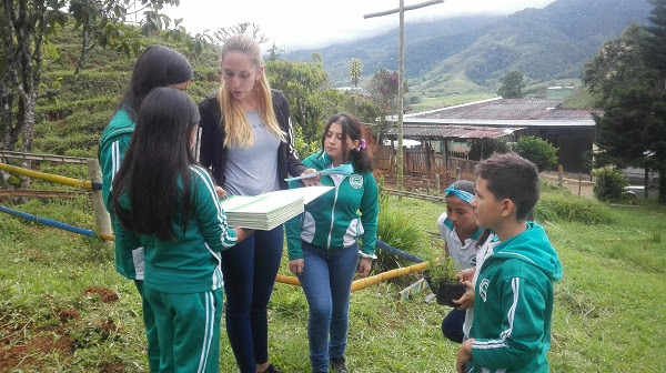 60 saberes ancestrales de plantas medicinales han sido recuperados por estudiantes de Calima El Darién