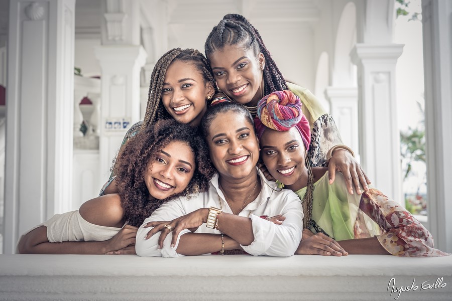 Mujeres que aportan desde diferentes ámbitos no solamente por su belleza y el modelaje, sino por sus capacidades