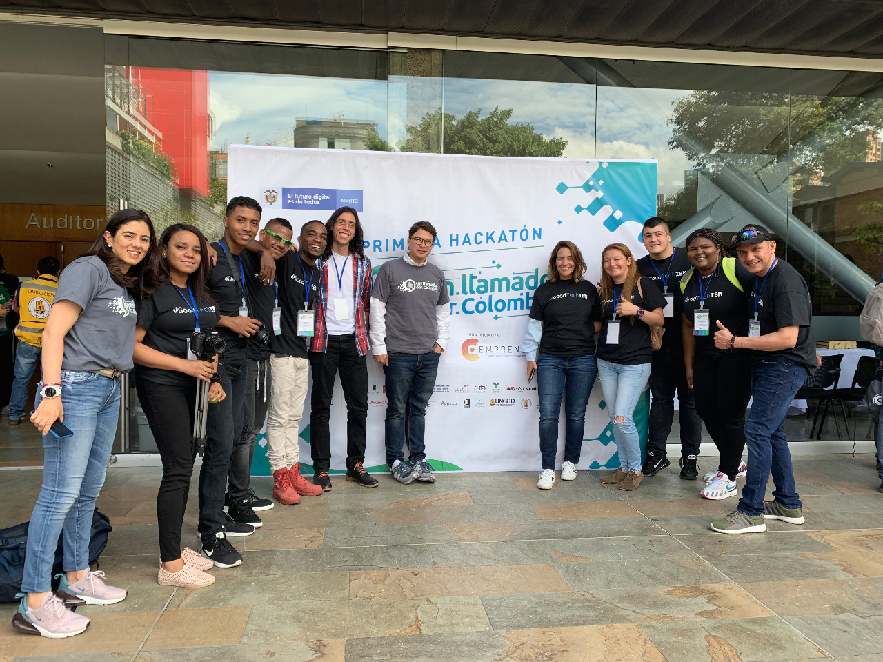 El talento de Buenaventura, presente en la hackatón #UnllamadoPorColombia