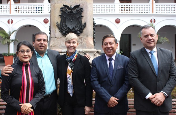 La gobernadora del Valle, Dilian Francisca Toro, está entre las mejores gobernantes del país