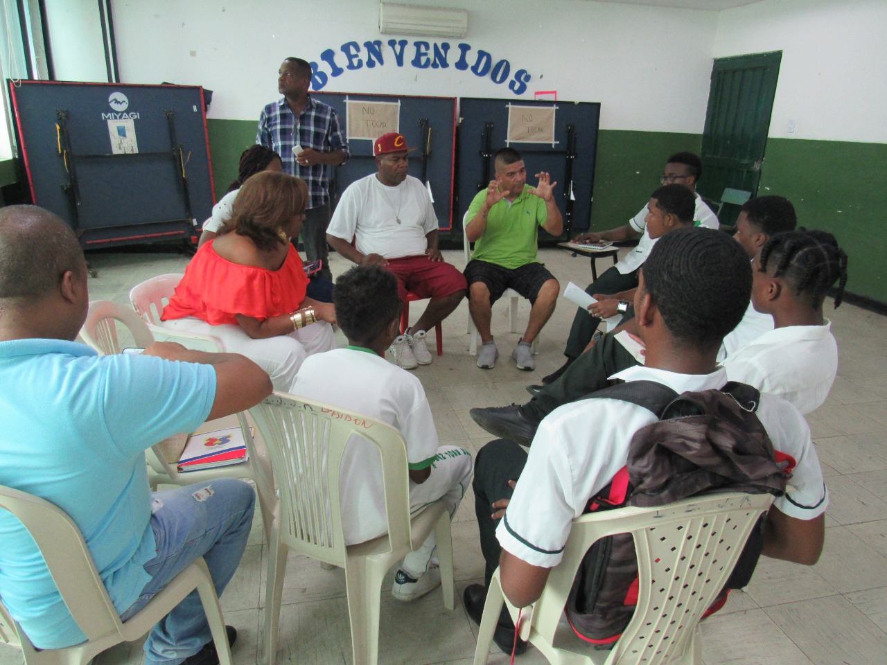La Secretaría de Educación busca soluciones para atender requerimientos hechos por comunidad educativa del colegio Juan José Rondón