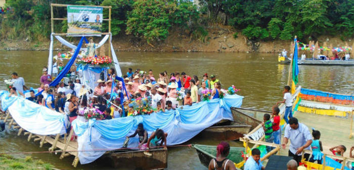 Rogativas a la Virgen de la Asunción con balsadas sobre el Río Cauca en el marco del Petronio Álvarez
