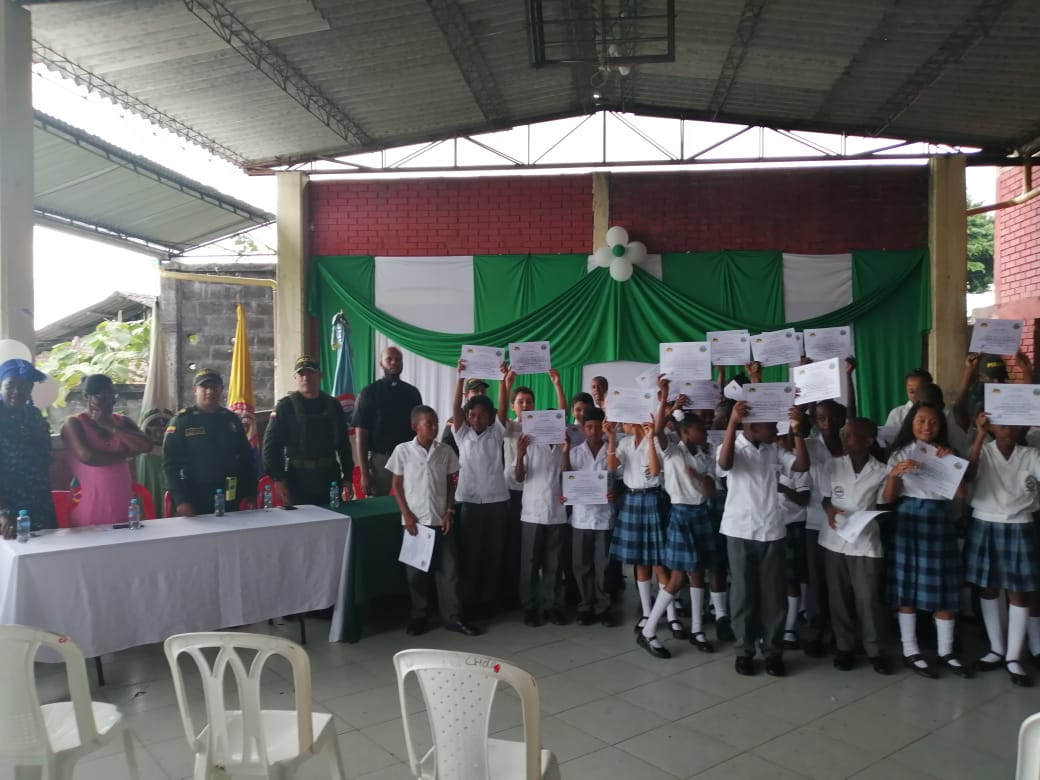 La Policía Nacional en Buenaventura, capacitó 148 estudiantes en el Programa Escolarizado de Prevención Integral Antidrogas y Contra El Suicidio