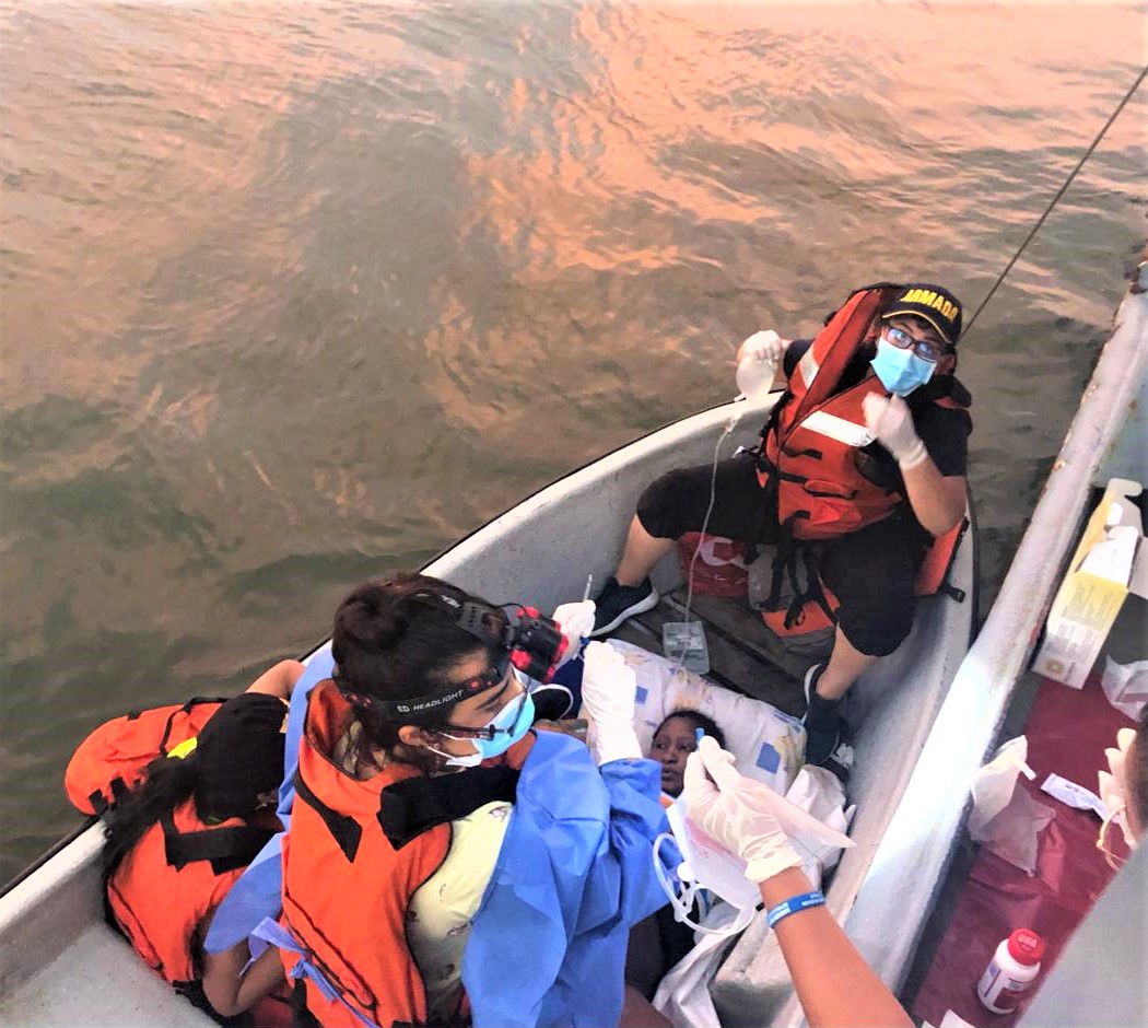 La Armada de Colombia atendió a una mujer en grave estado de salud en el Chocó