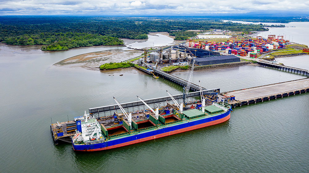COMPAS Aguadulce recibe el buque de granel alimenticio más grande que ha tocado puerto colombiano