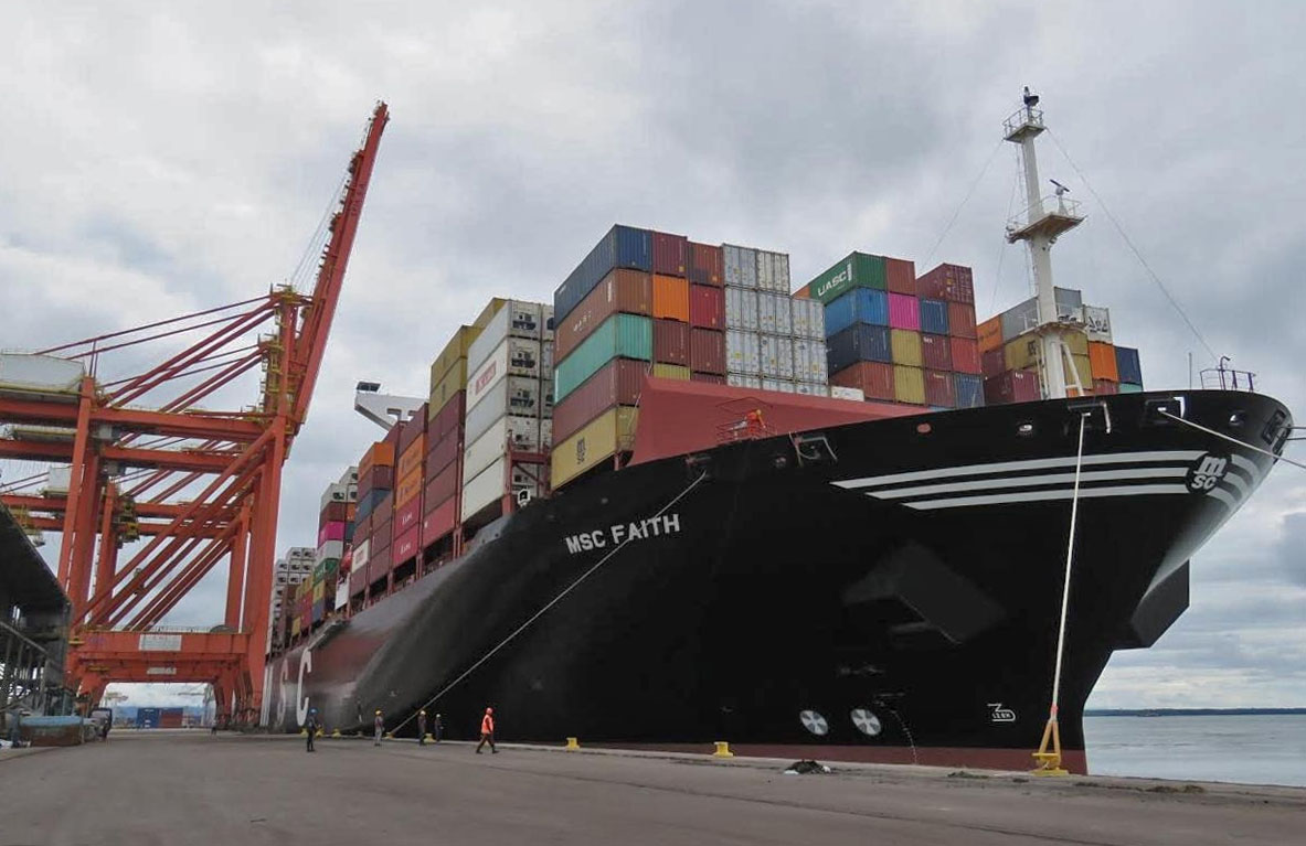 El Puerto Aguadulce recibe el barco portacontenedores más grande en llegar a Colombia