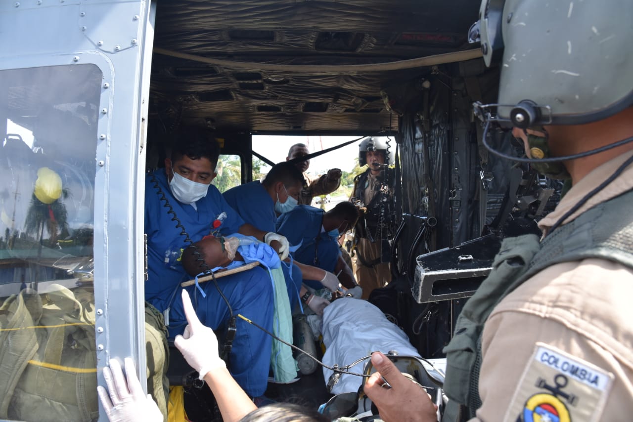 La Armada de Colombia evacuó de bahía Málaga en Buenaventura a 2 menores de edad con complicaciones médicas