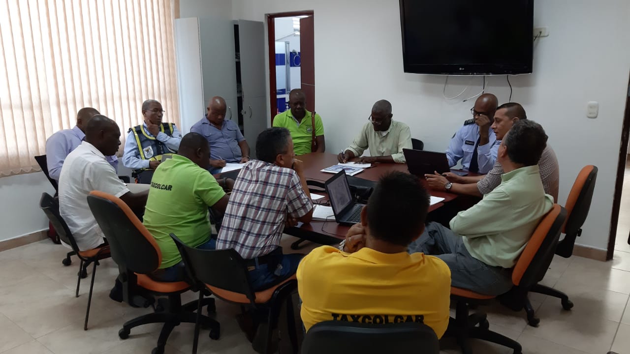 Se realizó reunión para determinar las nuevas intervenciones en la Avenida Simón Bolívar por parte del Invías