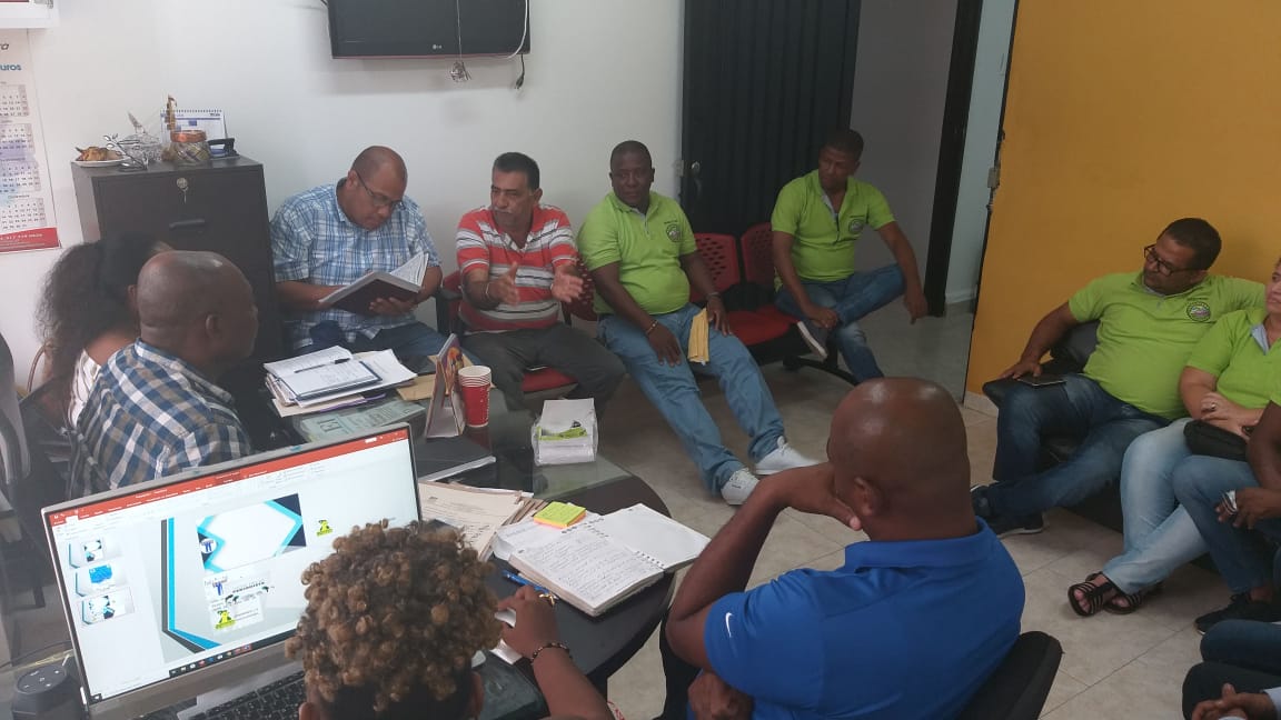 Pico y placa, movilidad y alza en el valor del pasaje fueron los temas tratados entre conductores de vehículos de servicio público y Secretario de Tránsito