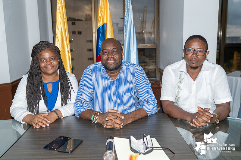 Alcaldes de las localidades Isla de Cascajal y Continente El Pailón tomaron posesión ante el alcalde Distrital de Buenaventura, Víctor Vidal