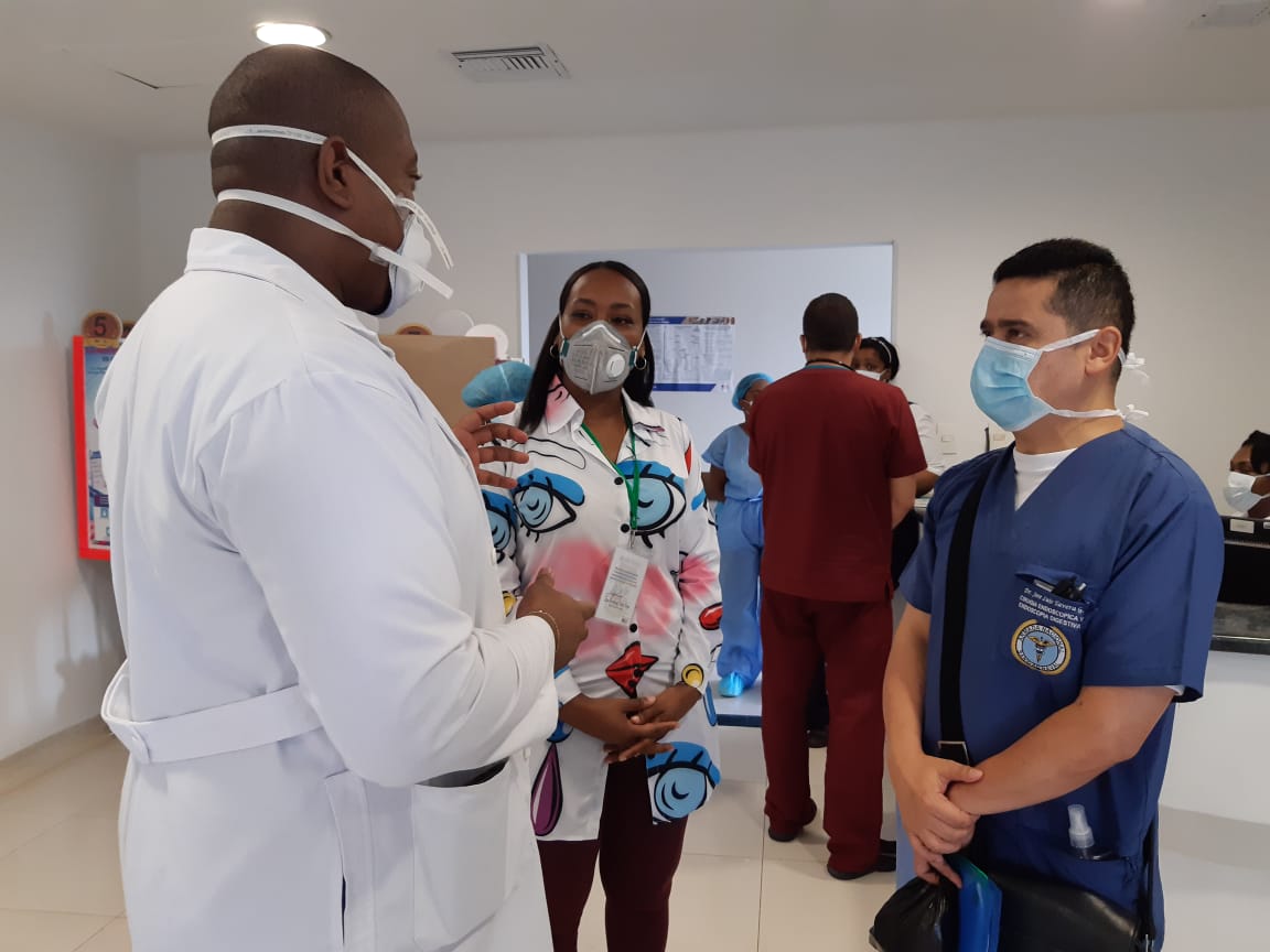 Donan implementos para proteger personal médico de Buenaventura que atiende COVID-19